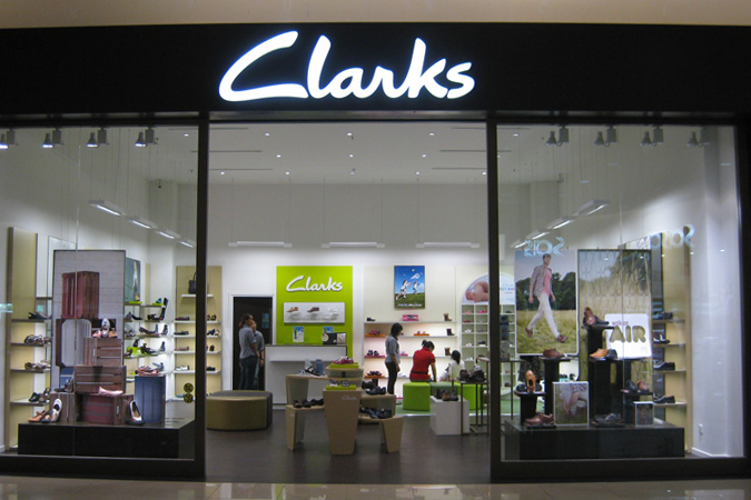 clarks outlet shop near me